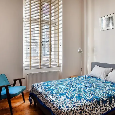 아파트 Movie Jezyce